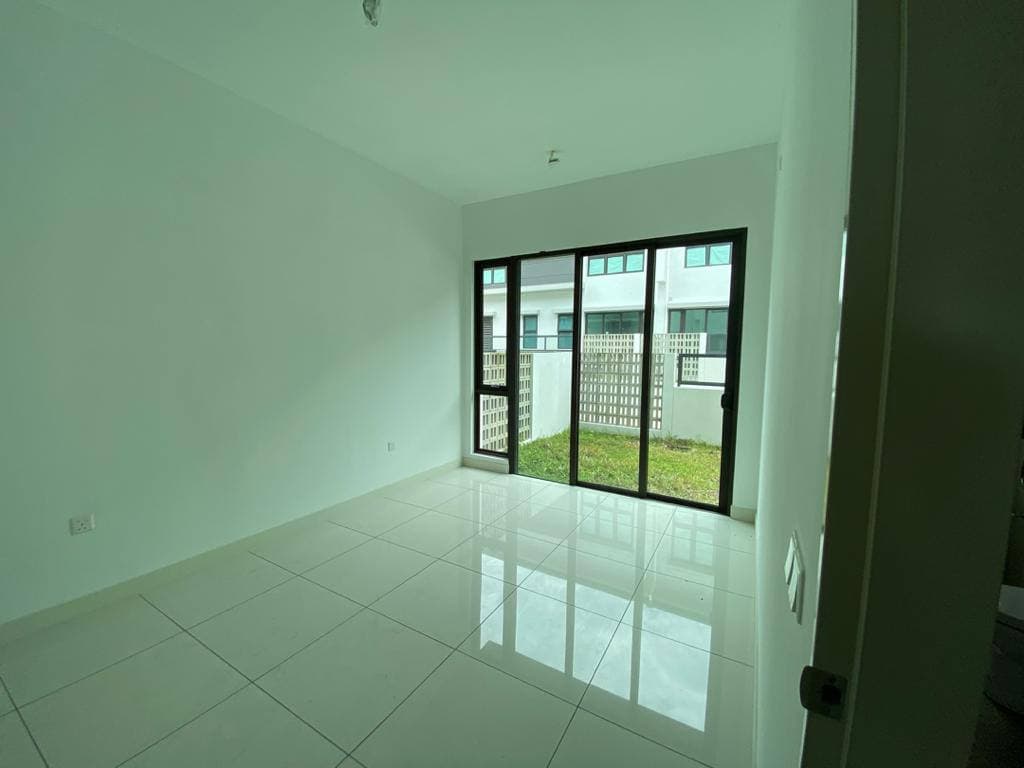 Double Storey Superlink Type LIANA Elmina Garden - photo 7