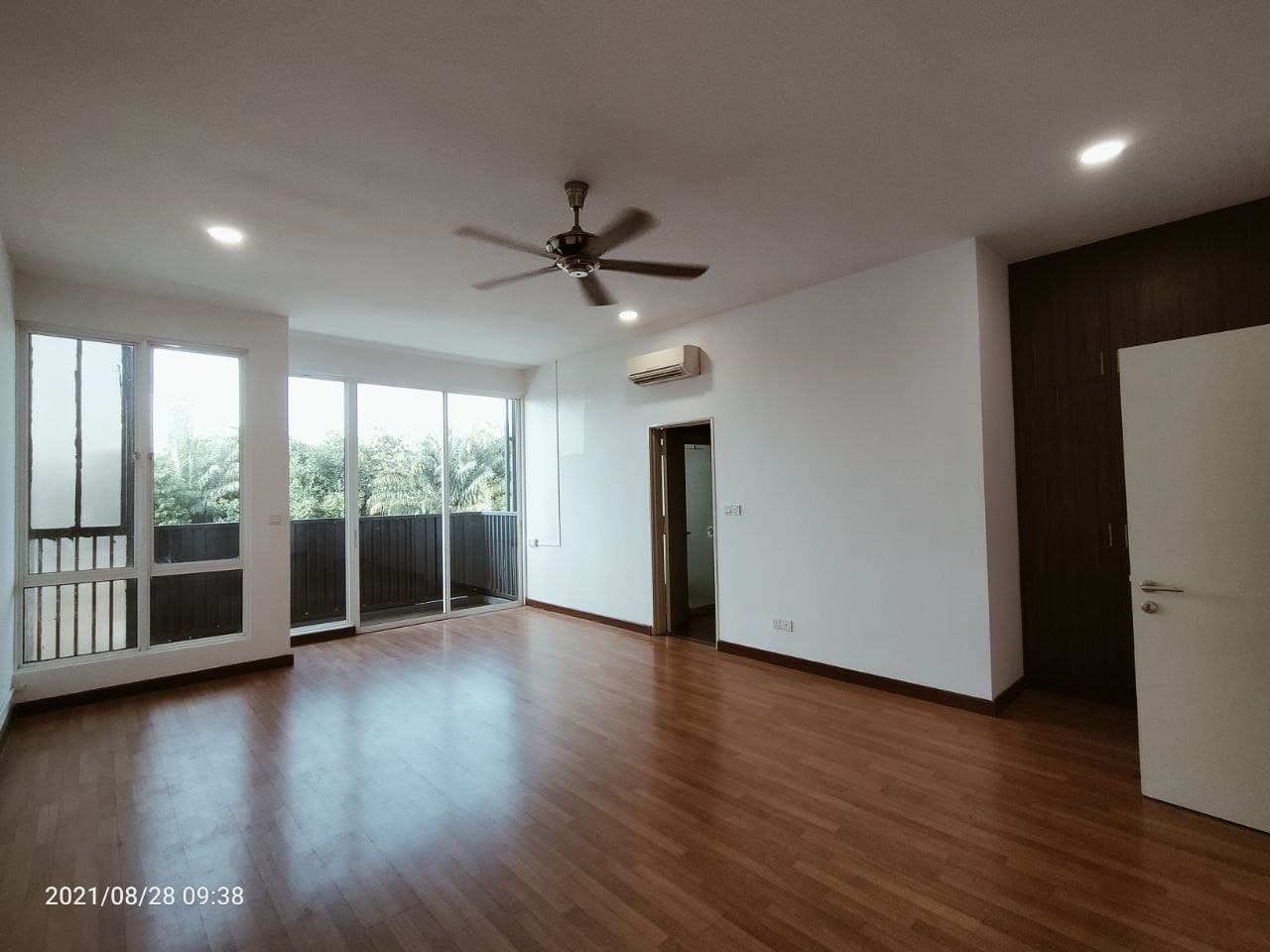 NICE UNIT Double Storey Superlink Cassia Garden - photo 4