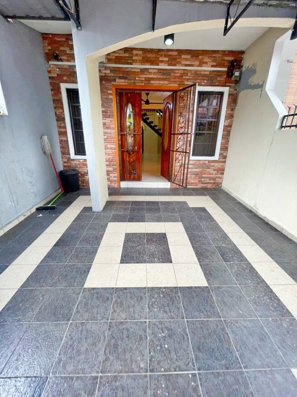 Double Storey Terrace House, Taman Sri Gombak - photo 2