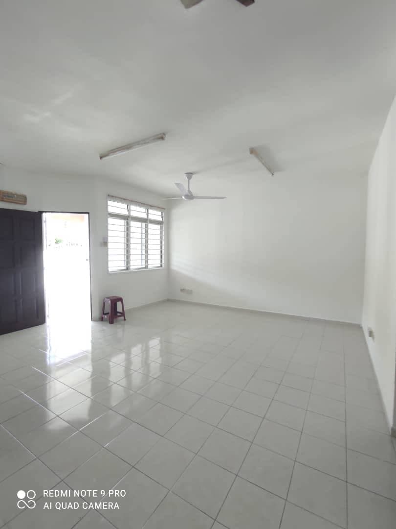 BIG LAND AREA 2 Storey House RENOVATED, SP 2 - photo 3