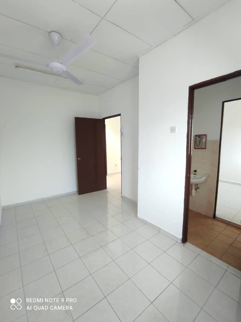 BIG LAND AREA 2 Storey House RENOVATED, SP 2 - photo 4