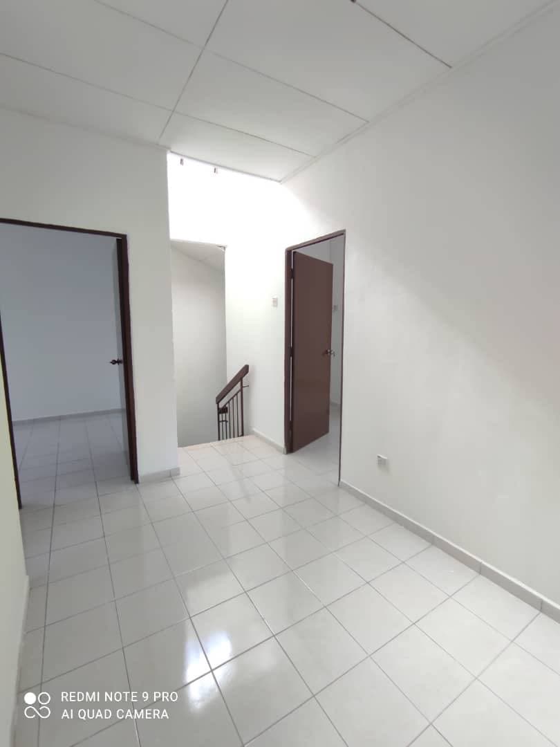 BIG LAND AREA 2 Storey House RENOVATED, SP 2 - photo 7