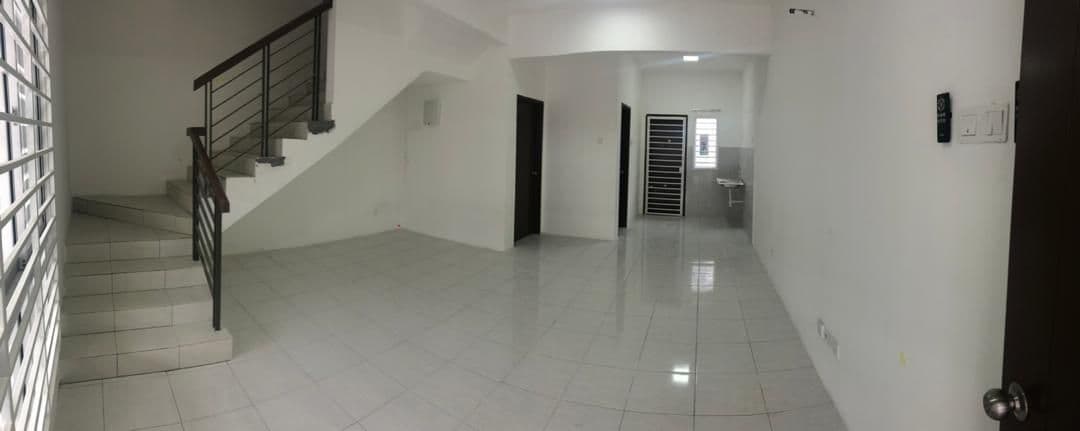 NICE DOUBLE STOREY TAMAN DESIRAN BAYU PUCHONG