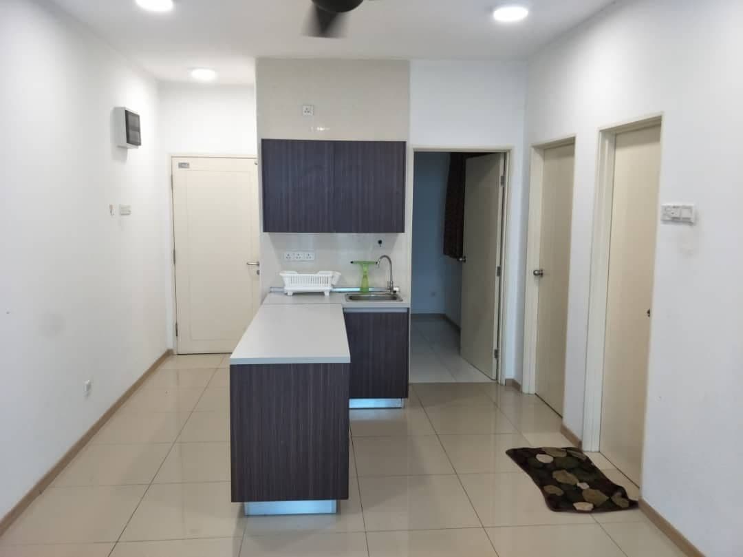 PARTLY FURNISHED Vista Alam Serviced Apartment - photo 3