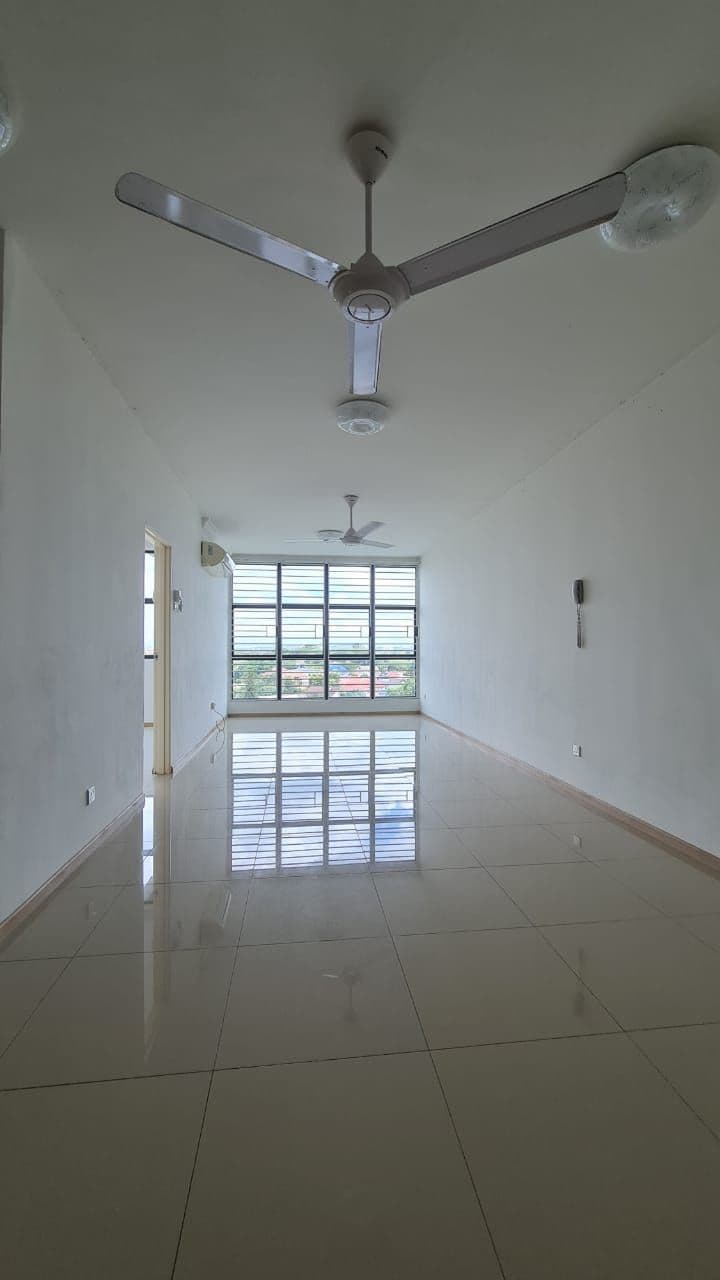 VISTA ALAM PARTLY FURNISHED LOWER LEVEL