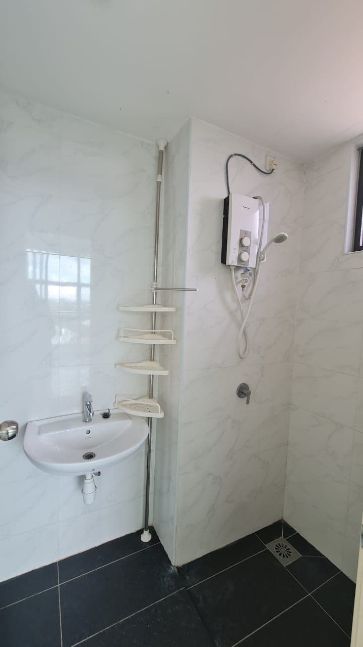 VISTA ALAM PARTLY FURNISHED LOWER LEVEL - photo 4