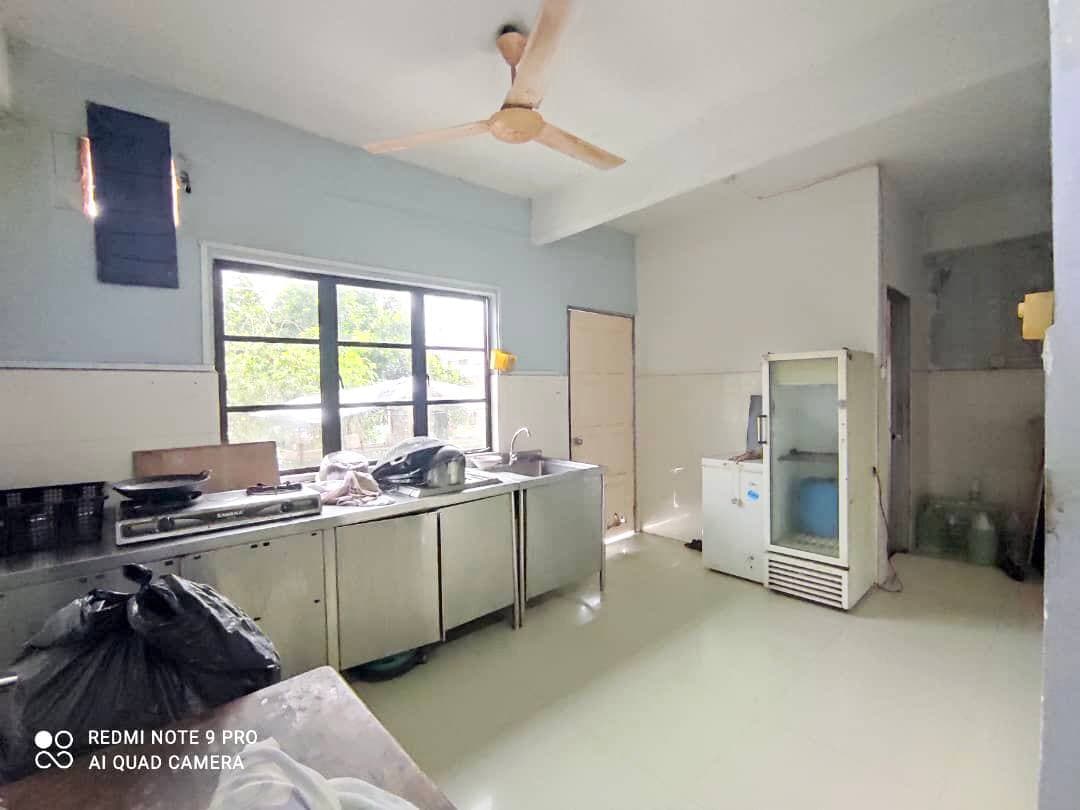 HOT AREA EXTENDED AND RENOVATED Double Storey - photo 2