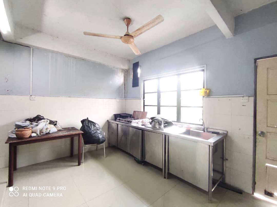 HOT AREA EXTENDED AND RENOVATED Double Storey - photo 4