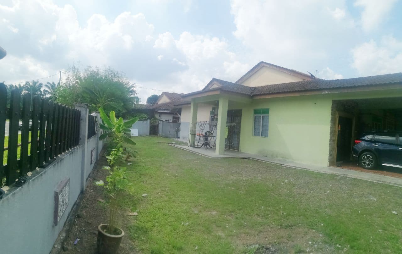 CORNER UNIT  SINGLE STOREY TELOK PANGLIMA GARANG - photo 3