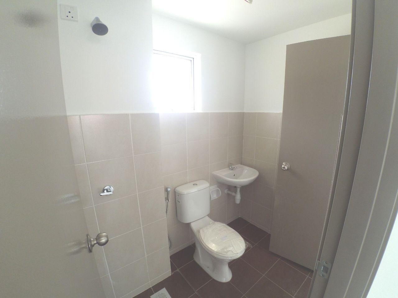 New Completed 2sty Terrace Intermediate BK 7 - photo 2