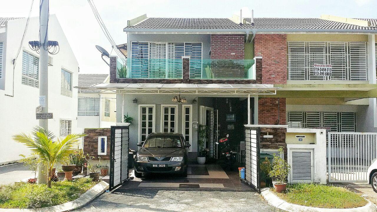 Fully Renovated, Furnished Double Storey Terrace - photo 2