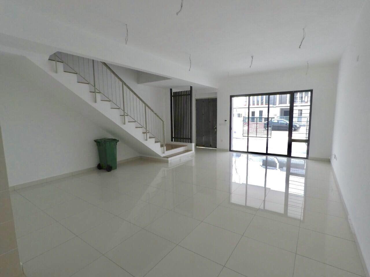 2 Storey Elmina Valley Phase 2, Elmina West - photo 2