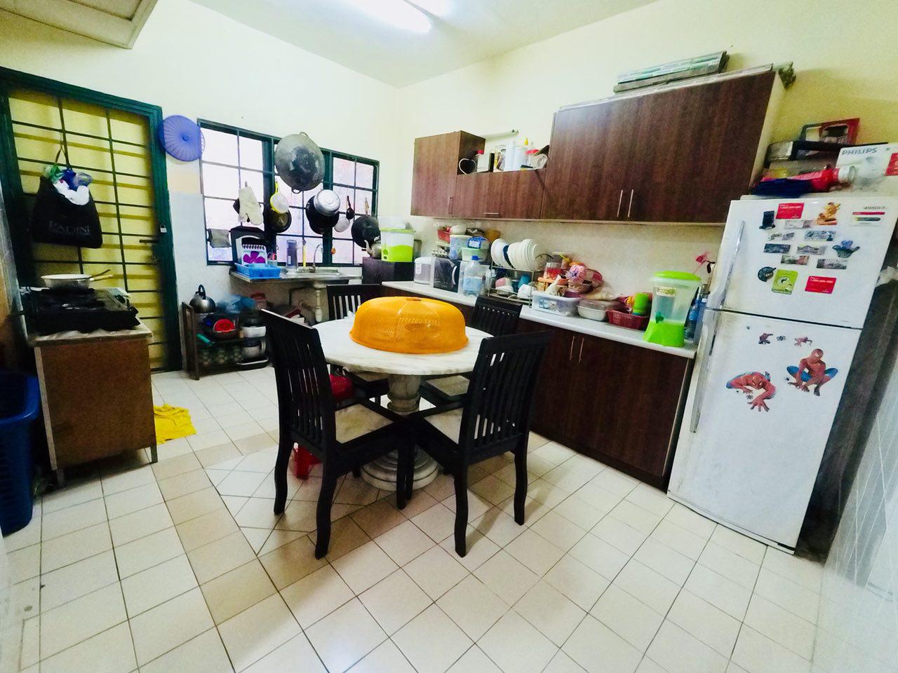 STOREY TERRACE HOUSE, SEKSYEN 9, Kota Damansara - photo 3