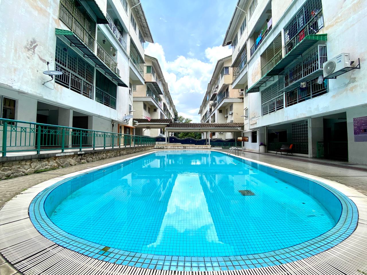 DPuncak Suasana Apartment - photo 2