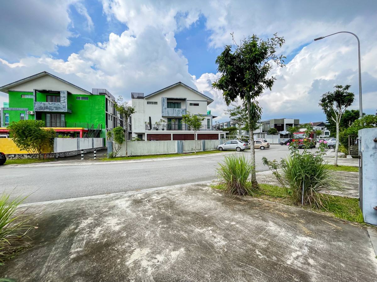 Bangi Avenue - photo 4