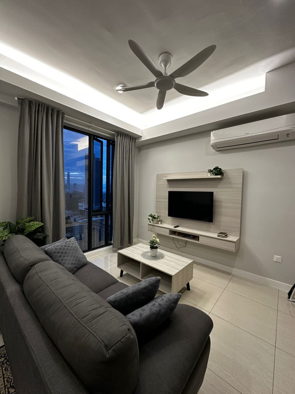 Sentral Suite 650sf  ...