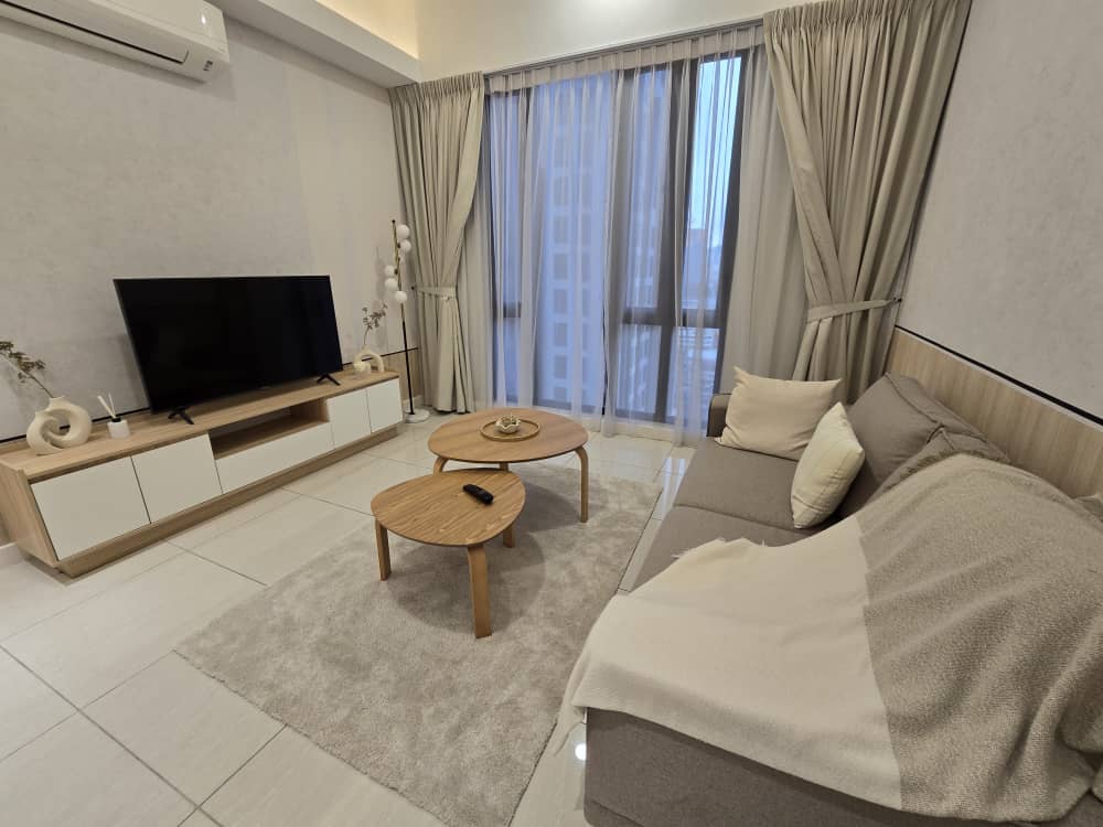 Sentral Suite 858sf  ...