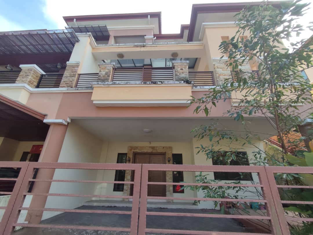 3 Storey Semi D House Sierra Seputeh