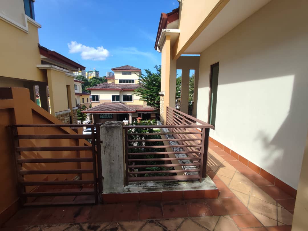 3 Storey Semi D House Sierra Seputeh - photo 2