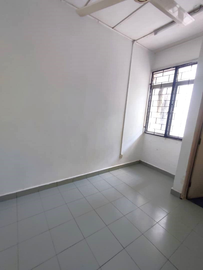 2 Storey House Taman Bukit Serdang Seri Kembangan - photo 4