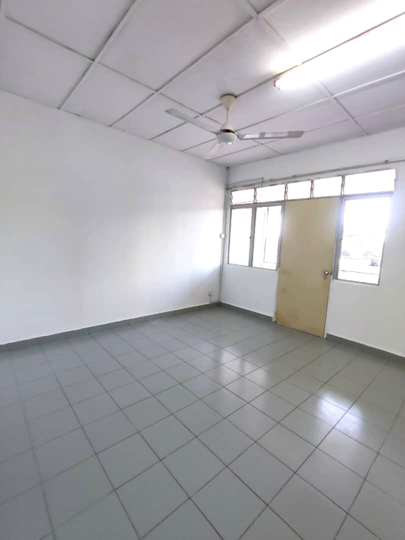 2 Storey House Taman Bukit Serdang Seri Kembangan - photo 11