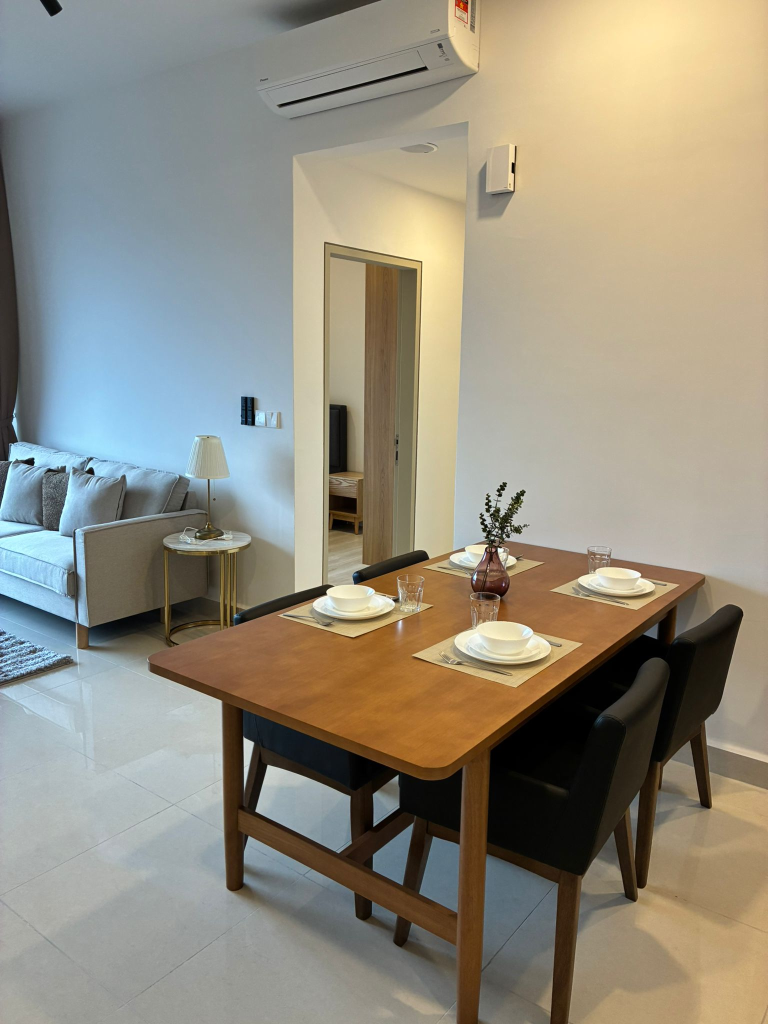 Quinn 3rooms Fully Furnished next to LRT - photo 1