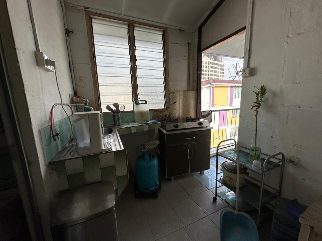 Flat Seksyen 1 Wangsa Maju,near LRT station,mall - photo 6