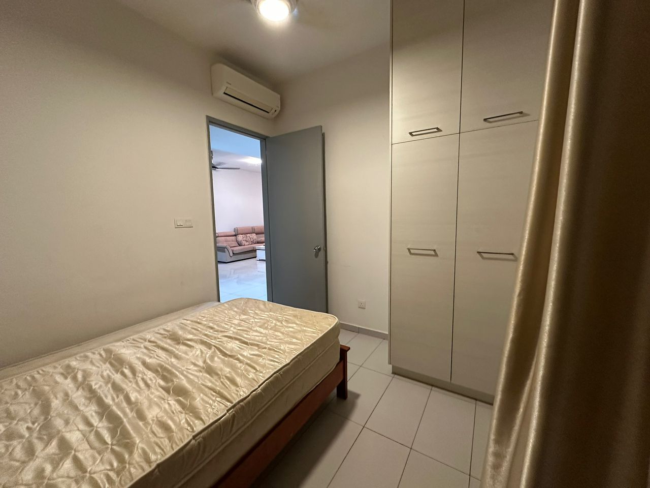 Luxury Condo Infiniti 3, 1085sf,3 Rooms, Fully Fur - photo 6