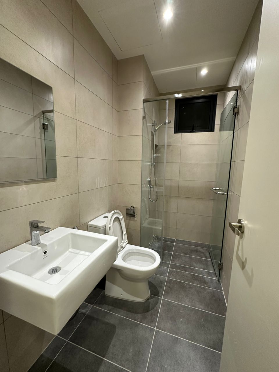 Sunway Avila,3 rooms,partly Furnished - photo 6