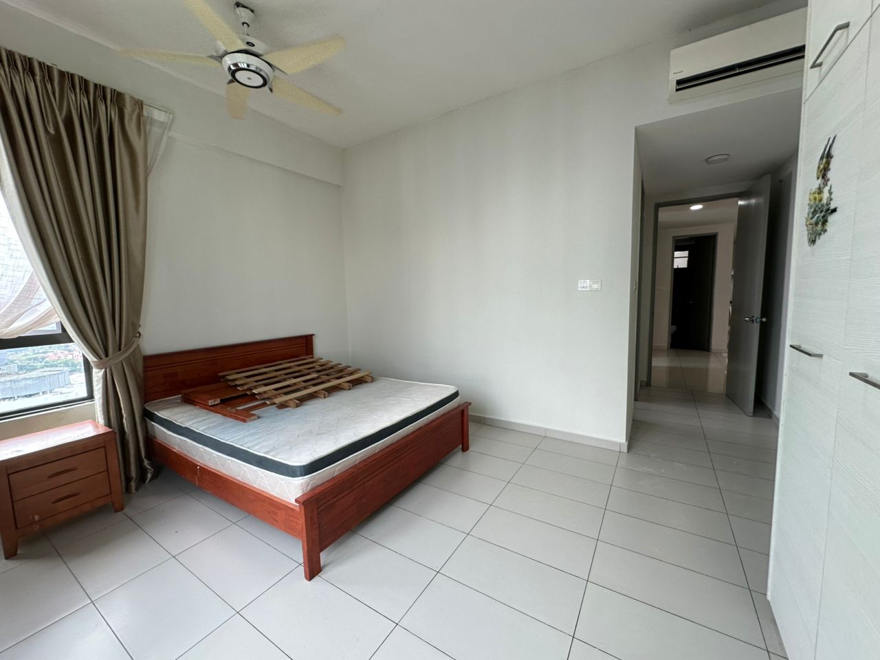 Luxury Condo Infiniti 3, 1085sf,3 Rooms, Fully Fur - photo 5