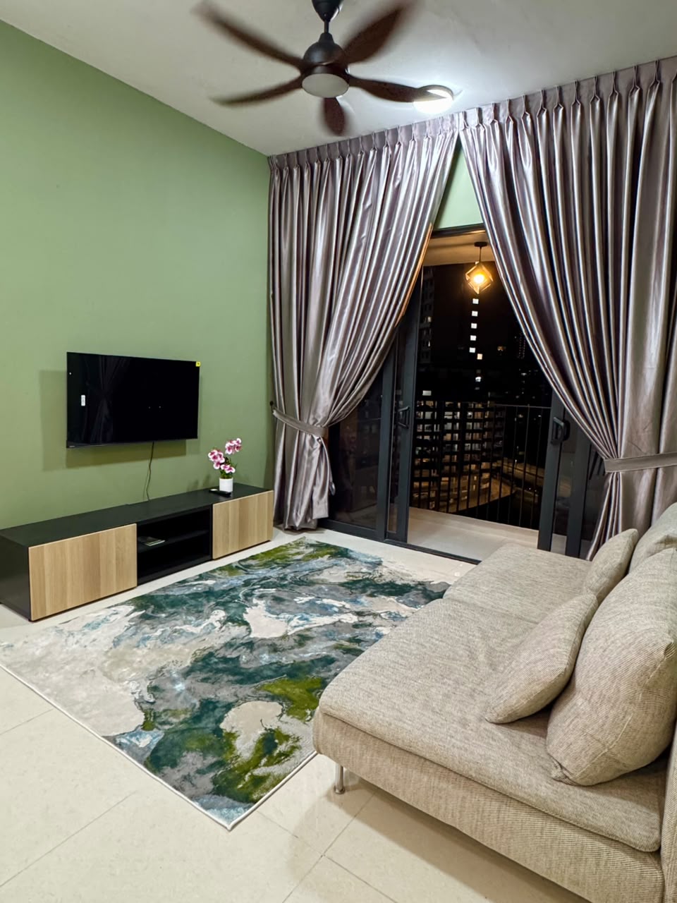 Quinn 4rooms Fully Furnished next to LRT - photo 2