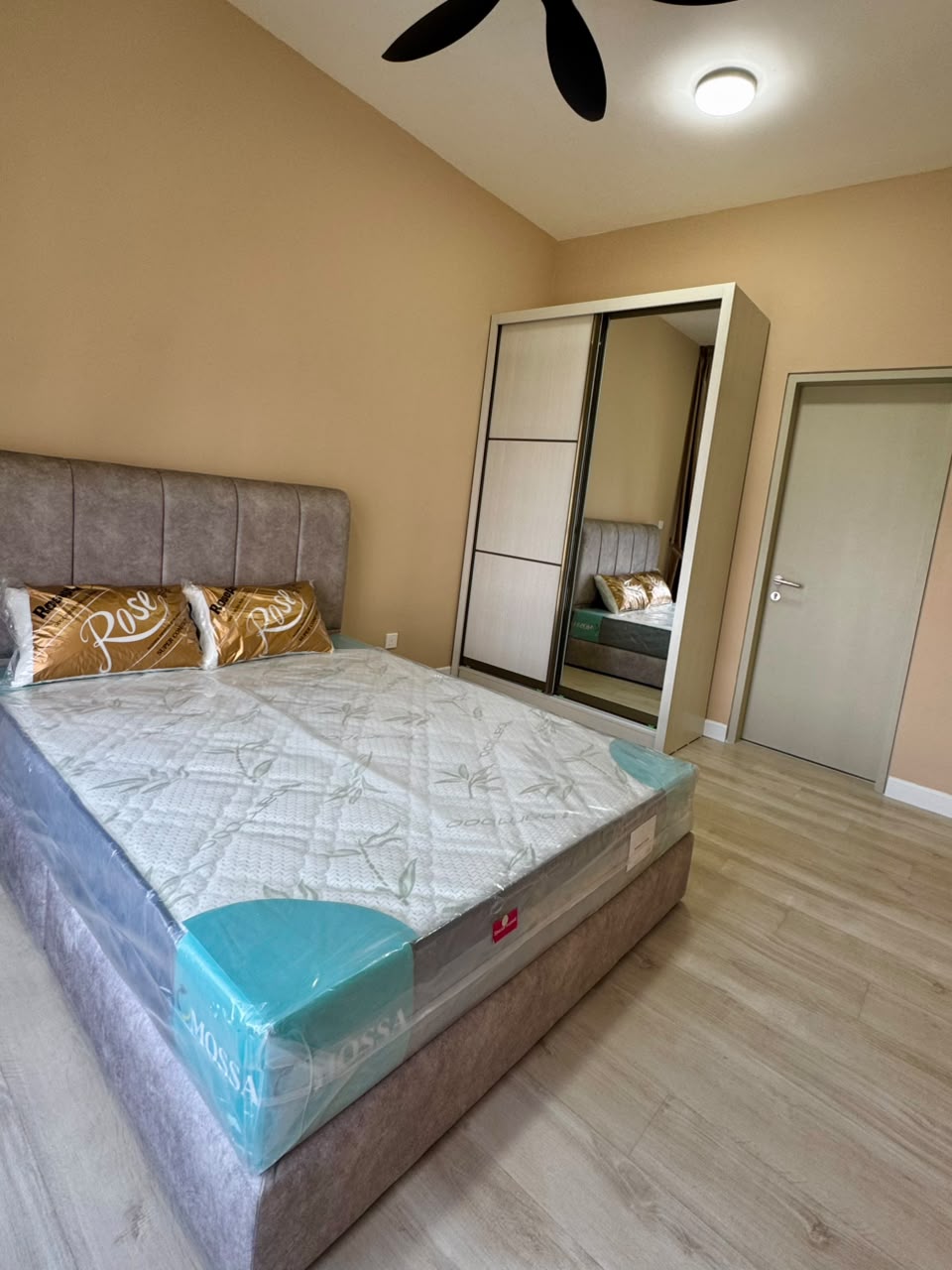 Quinn 4rooms Fully Furnished next to LRT - photo 8