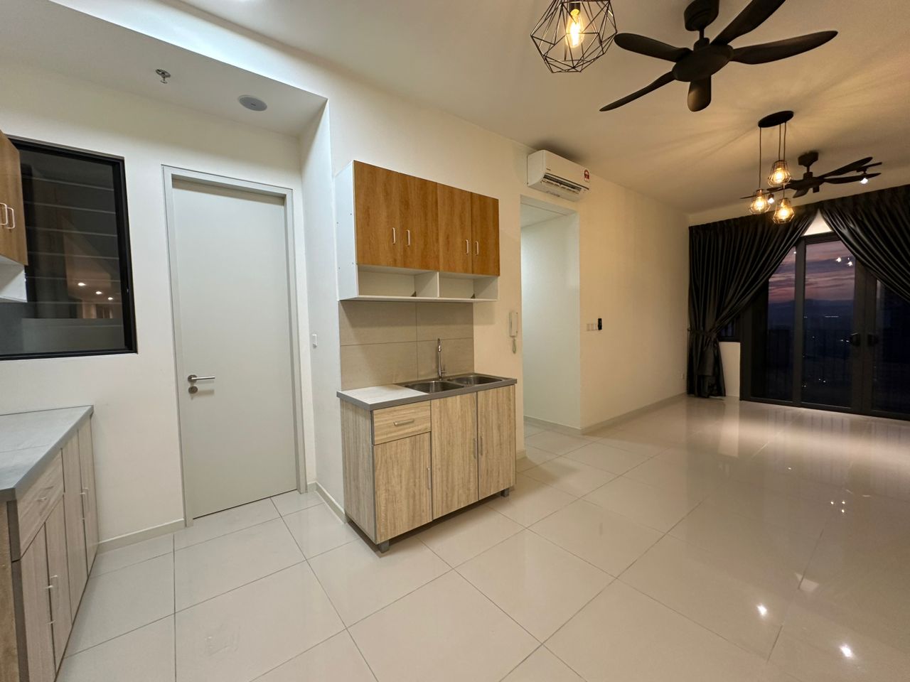 Sunway Avila 2 Rooms Partly Furnished,near shops,L - photo 2