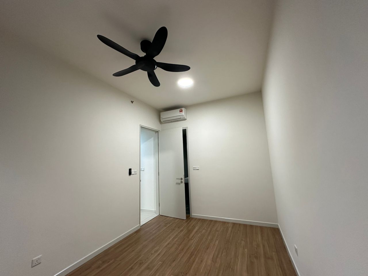 Sunway Avila 2 Rooms Partly Furnished,near shops,L - photo 4