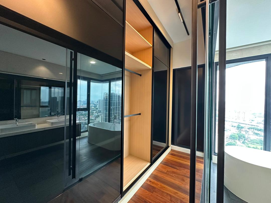 Setia Sky Seputeh 2600sf with Private Lift - photo 5