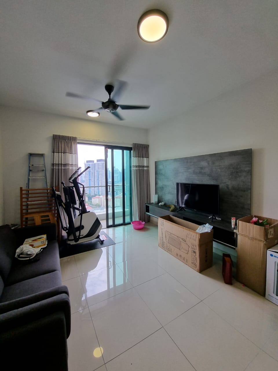 VR2 V Residence - photo 9