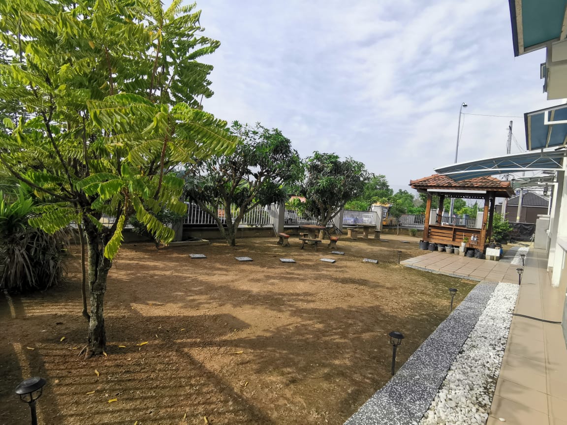 CORNER LOT TAMAN WAR ...