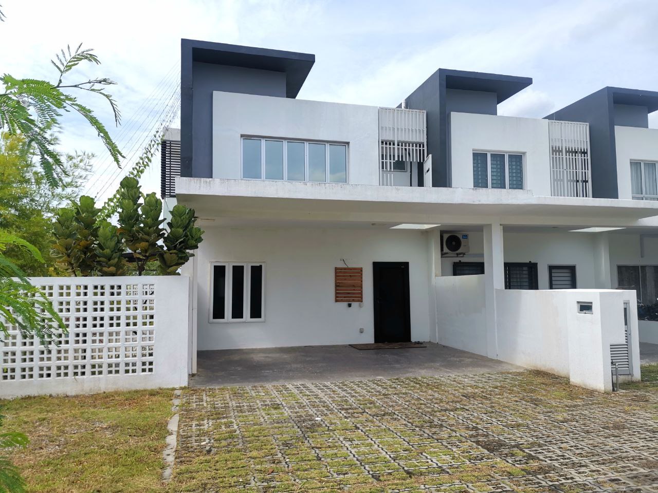 Casa Green EndLot Cybersouth For SALE - photo 2