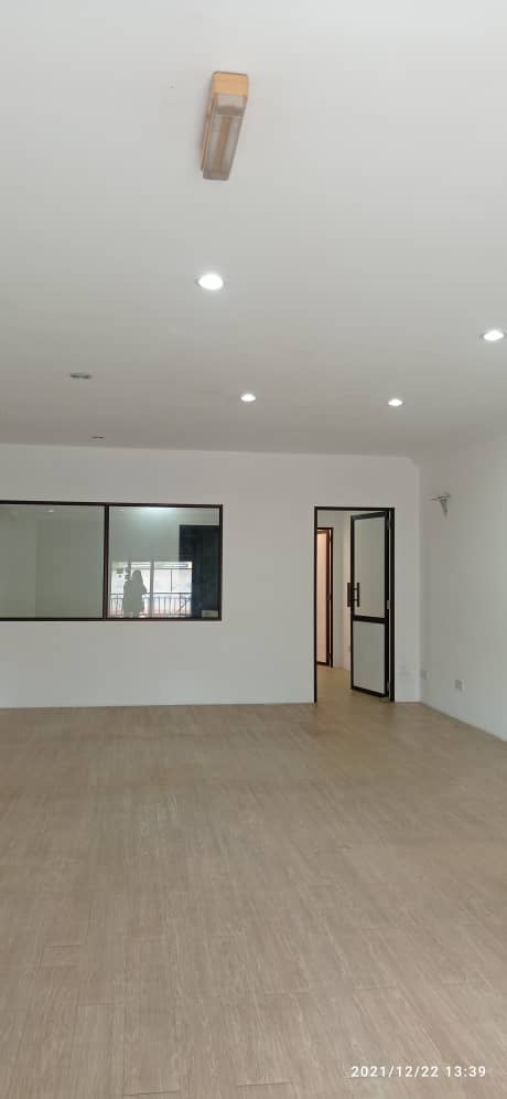 Shop For Rent Desa University - photo 2