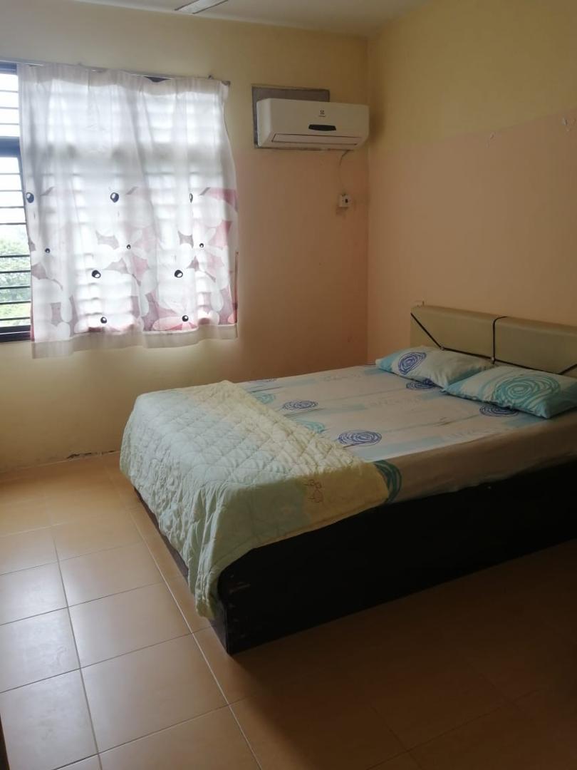 Bayu Emas Full Furnish , 1 Car Park - photo 3
