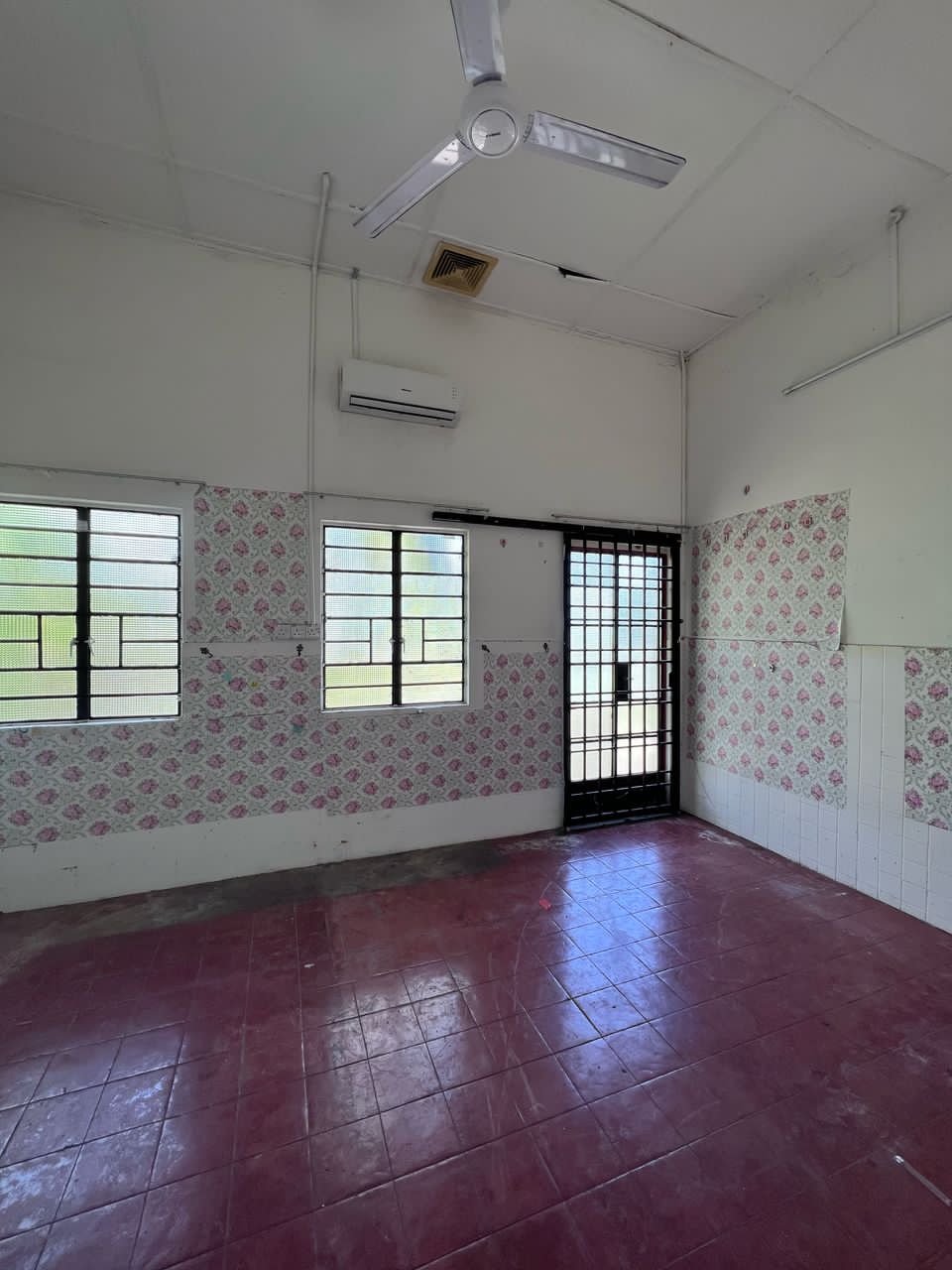 1 Storey Bungalow, Commercial use - photo 3