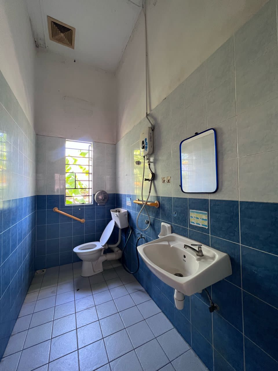 1 Storey Bungalow, Commercial use - photo 4
