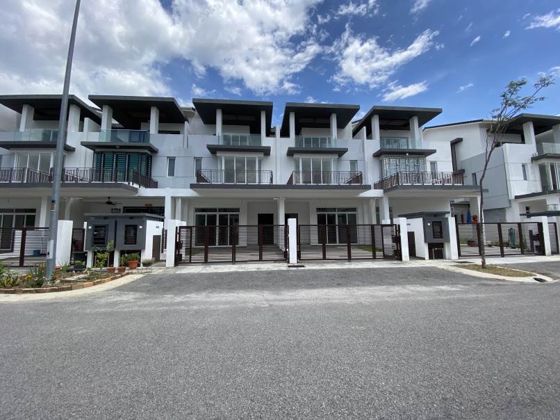 3 Storey FREEHOLD 22x75 House Bukit Puchong - photo 4