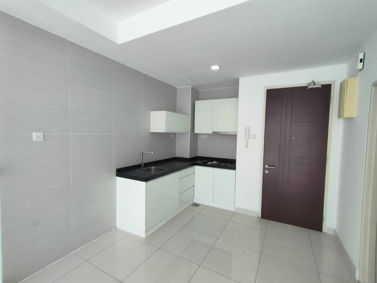 central residence su ...
