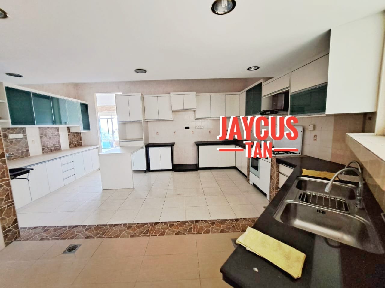Regency Heights C-18-1 Rm980K - photo 4