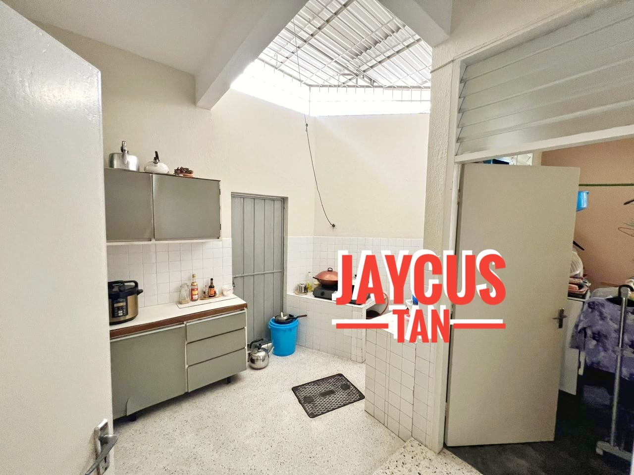 PT Jalan C O Lim Rm1-7M - photo 4