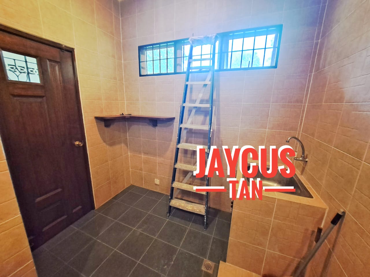 PT Taman Jesselton RM4-5Mil - photo 11