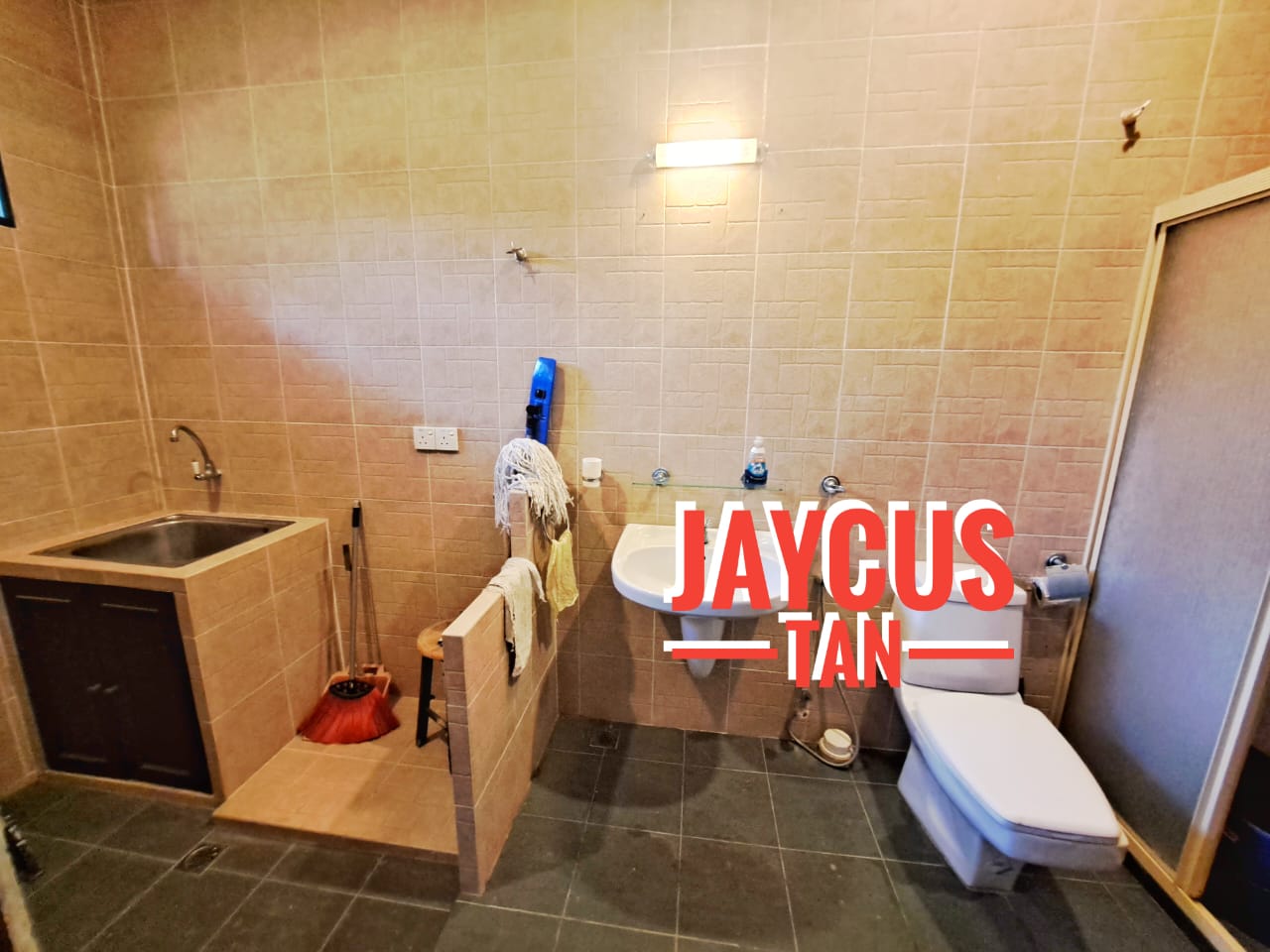 PT Taman Jesselton RM4-5Mil - photo 13