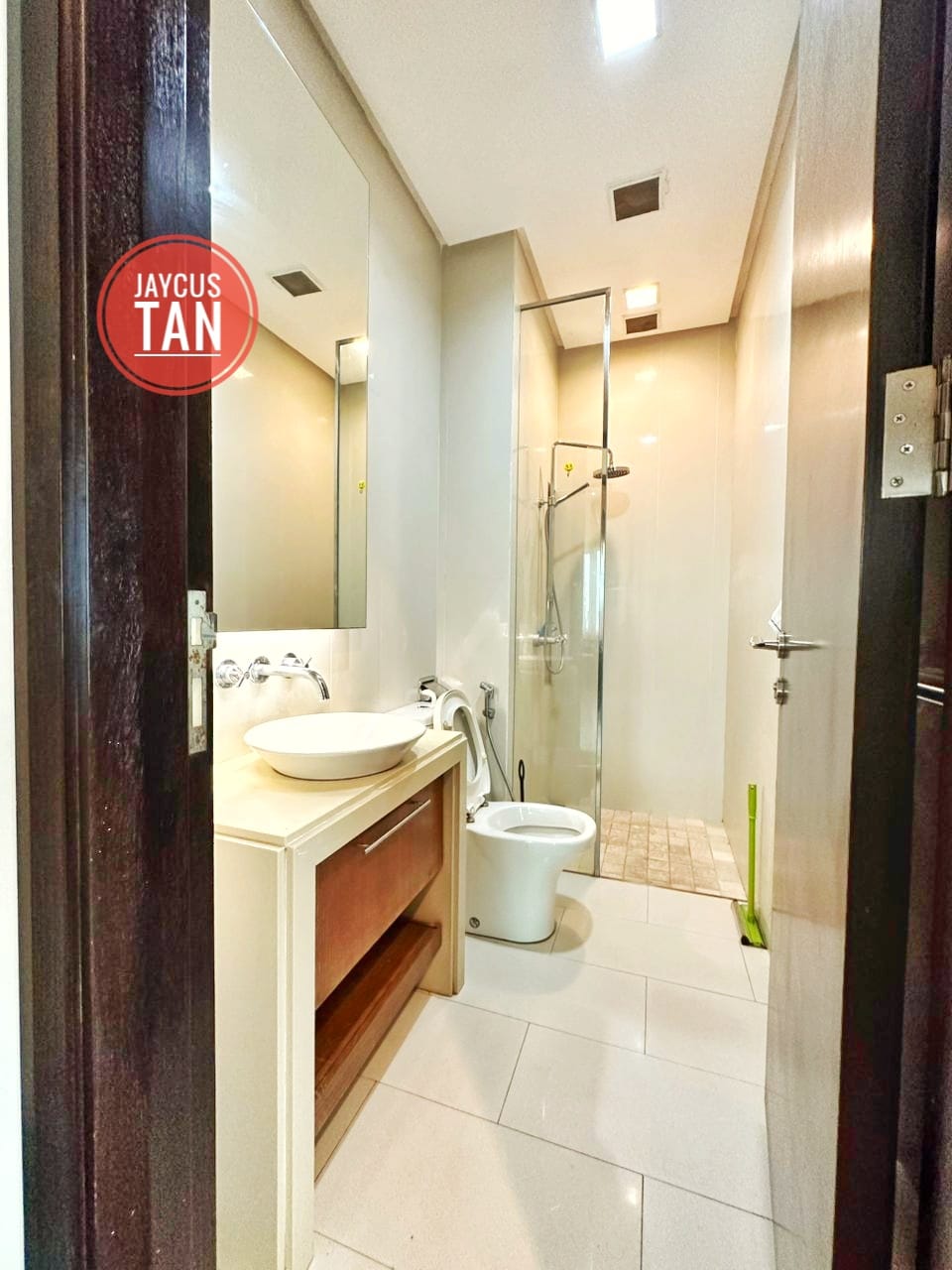 M The Suites at Waterside RM2200 - photo 3