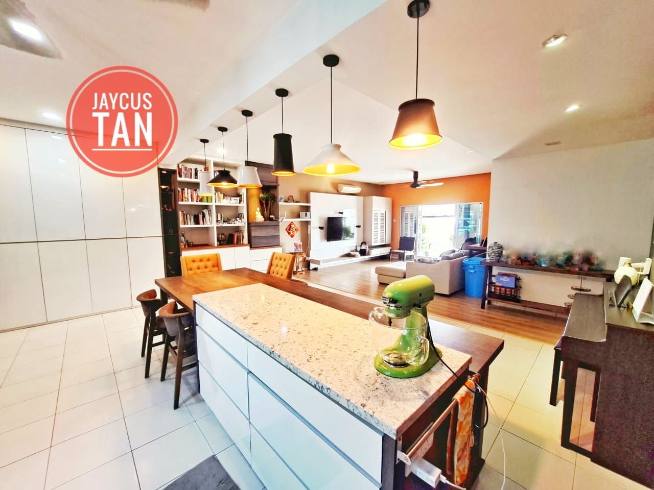 M 1-SKY Condo - photo 3